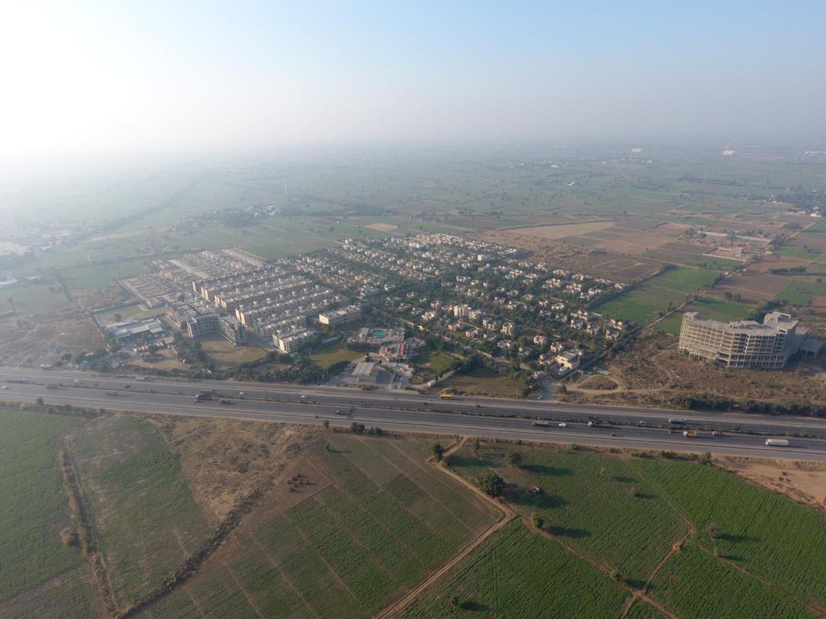 Golden Huts Resorts Rewari Luaran gambar